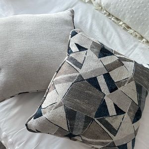 Rooms to go pillows